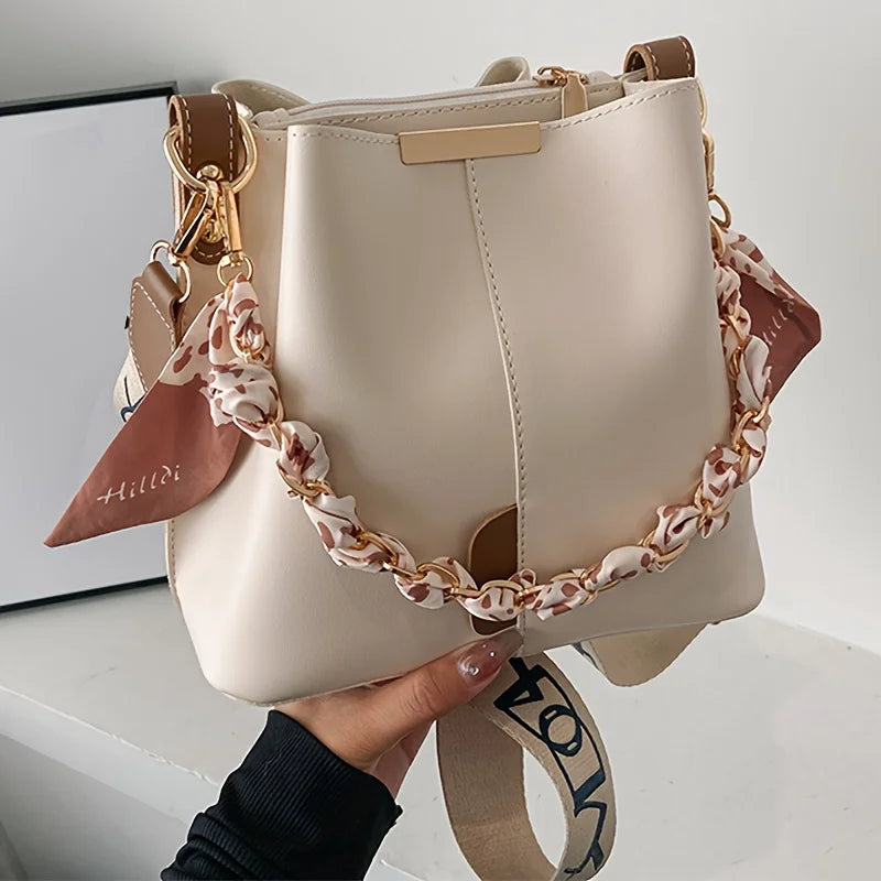 Éloise Bucket Bag